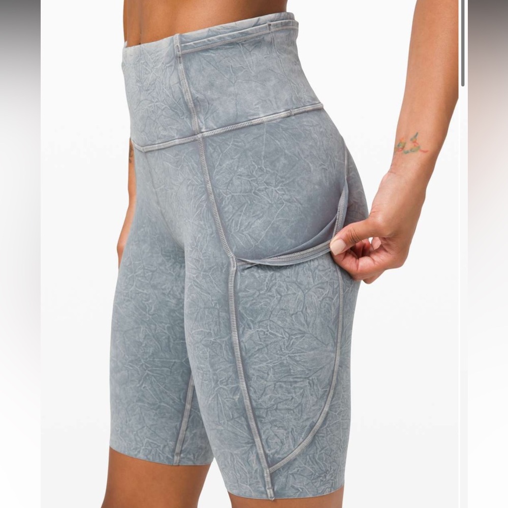 Lululemon Fast and Free Short 10" *Ice Dye in Ice Wash Asphalt Grey - Picture 2 of 9